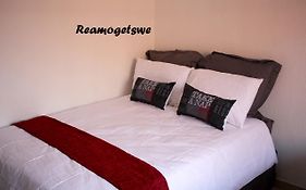 Reamogetswe Bed And Breakfast